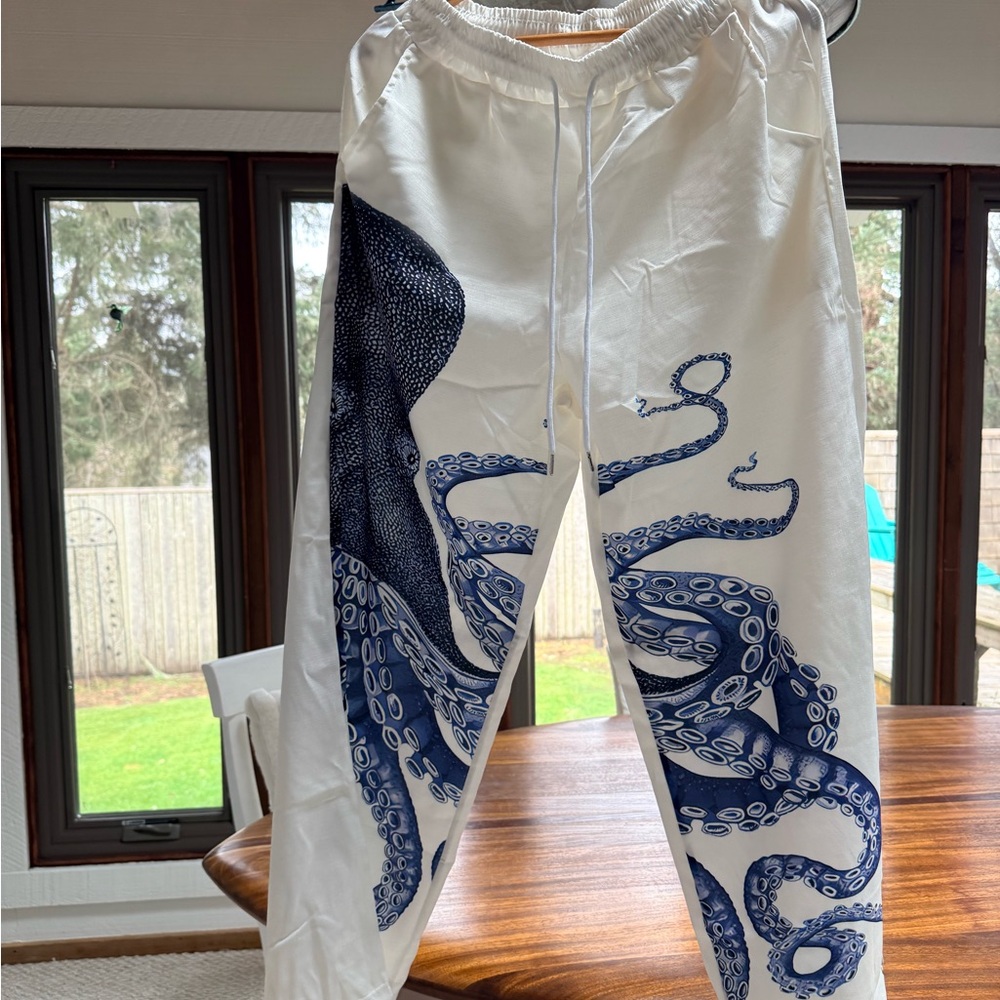 Octopus Print Cropped Pants feel linen like brand new never worn